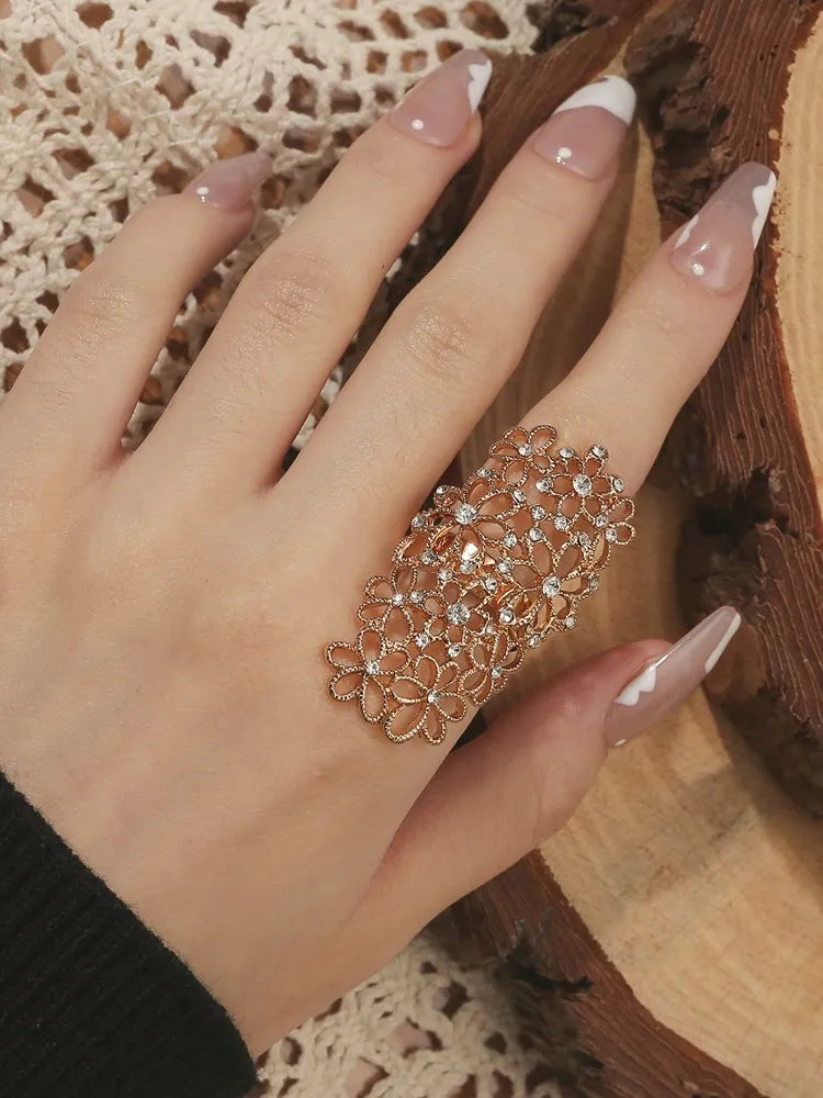 2023 New Fashion Trend, Individualized Elegance, High Grade Sense, Light Luxury Diamonds, Hollow Flower Ring Handpiece