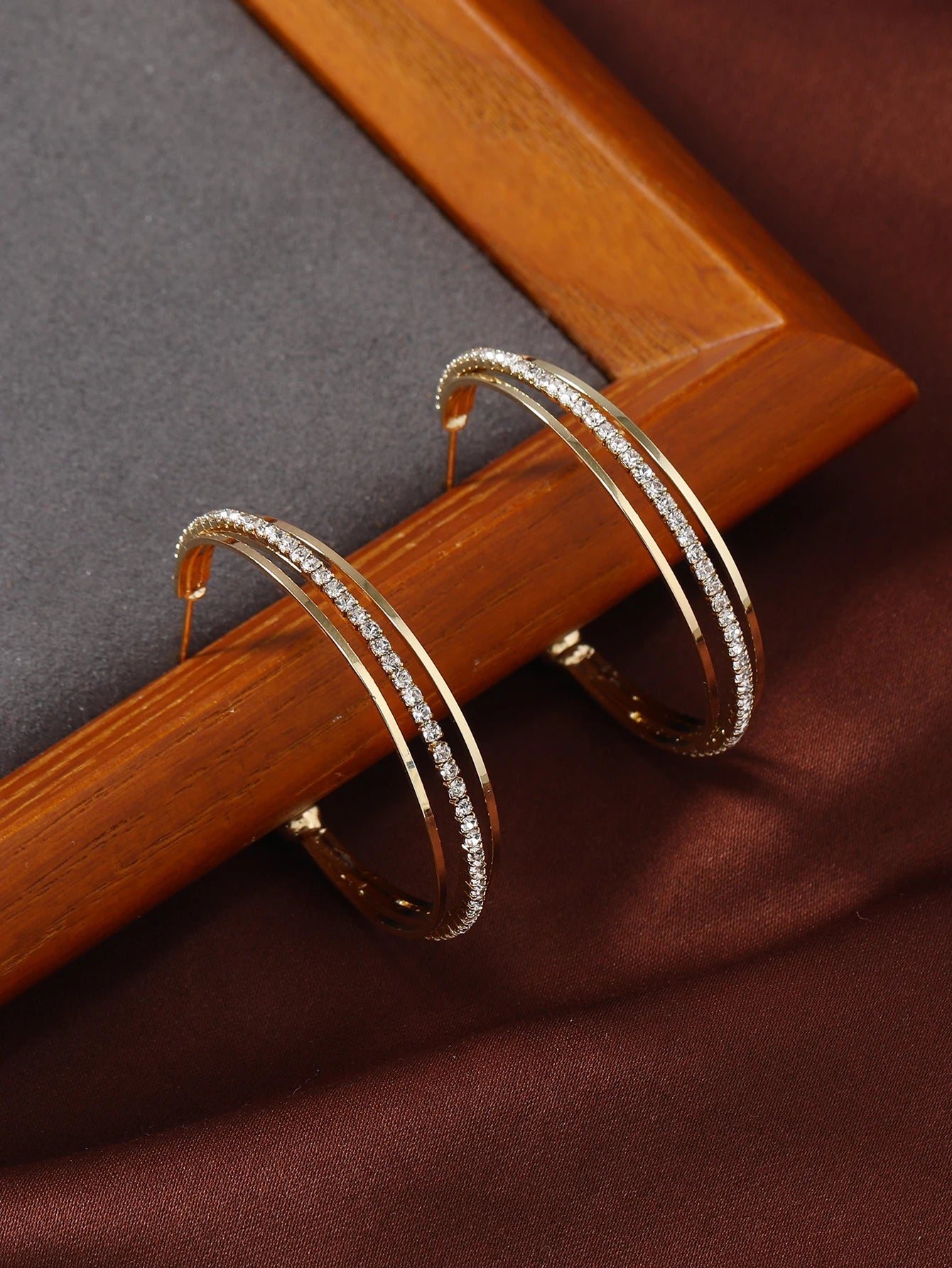 2pcs popular new product temperament three ring metal wind earrings with diamond studded metal fashionable versatile earrings