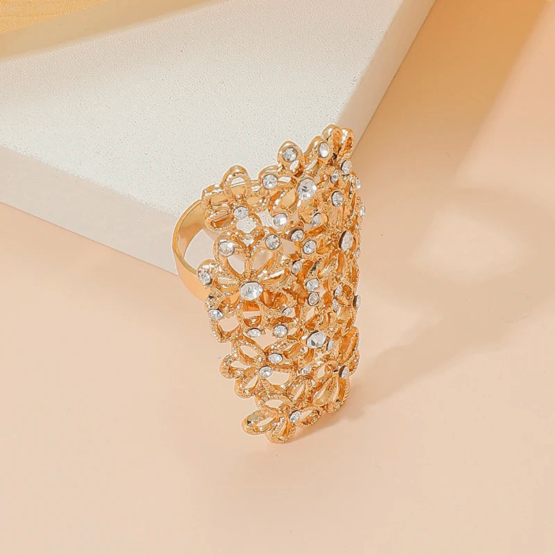 2023 New Fashion Trend, Individualized Elegance, High Grade Sense, Light Luxury Diamonds, Hollow Flower Ring Handpiece