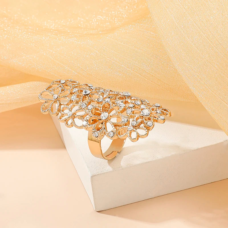 2023 New Fashion Trend, Individualized Elegance, High Grade Sense, Light Luxury Diamonds, Hollow Flower Ring Handpiece