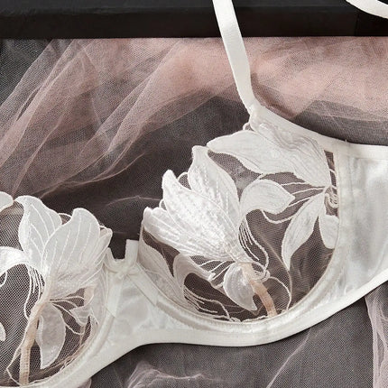 Transparent Floral Two Pieces Exquisite Lace Lingerie Set Ultrathin Bra Briefs Set Solid Exotic Lingerie For Ladies 2024
