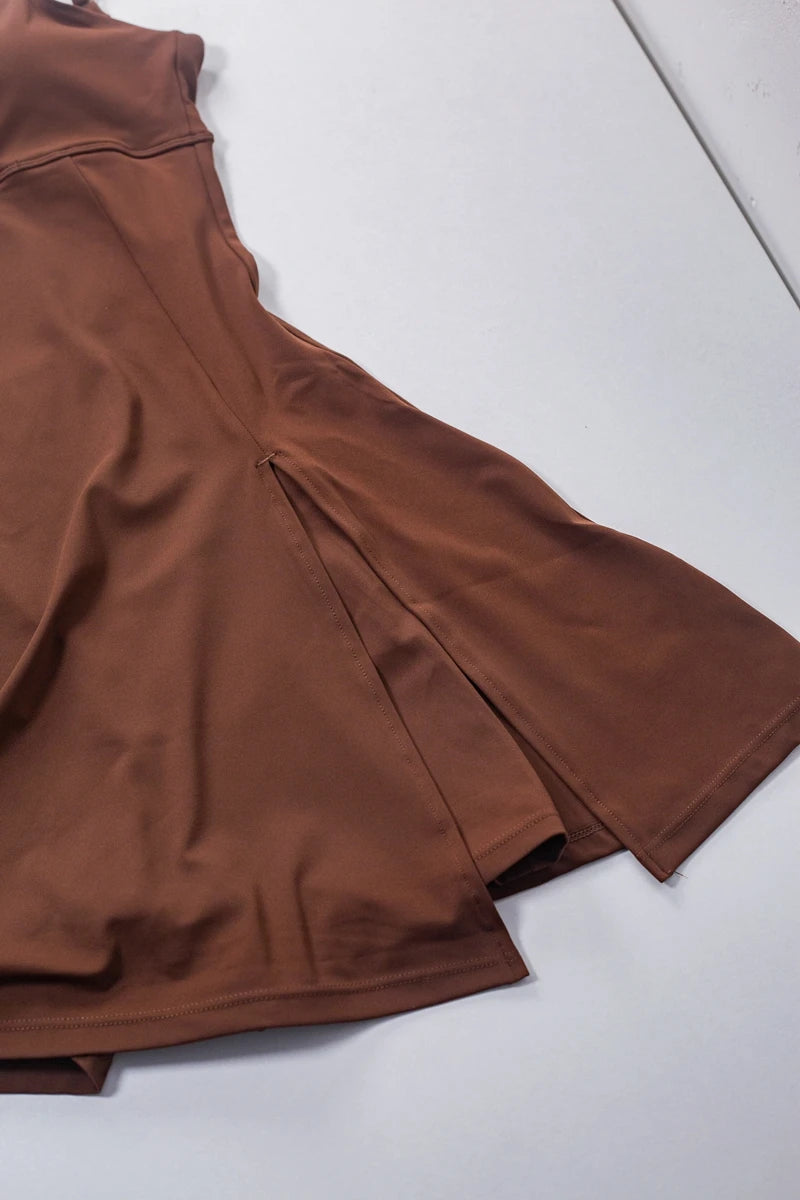 QINACTIVE Women's sports beautiful back dress Removable chest cushion cushion breathable outdoor yoga tennis skirt