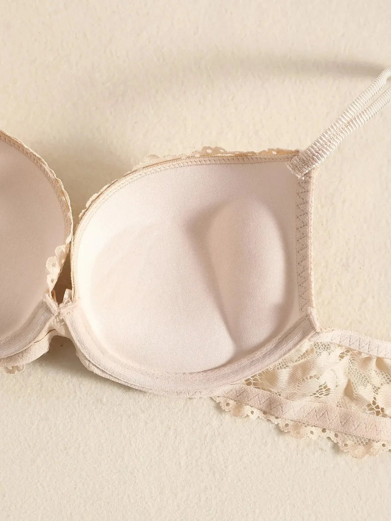 1 Set Elegant Erotic Lace Embroidery Breathable Fabric Lingeries : Push-Up Bra, Low Waist Sheer Panty - Ultimate Valentine's Day