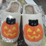 Halloween Pumpkin Cat Slippers Plush Closed Toe Slippers Flat Thermal Slippers Fuzzy Pumpkin Slippers for Outdoor Indoor Bedroom