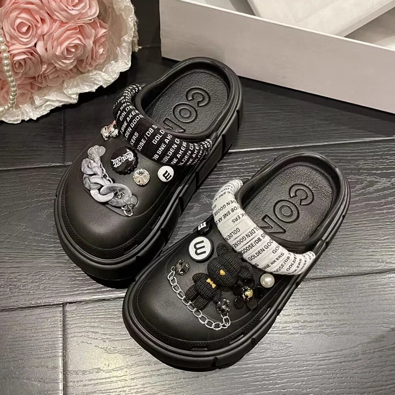 Fashion Charms Clogs New Arrival Thick Sole Outdoor Women Slippers High Quality Summer Beach Sandals For Girls