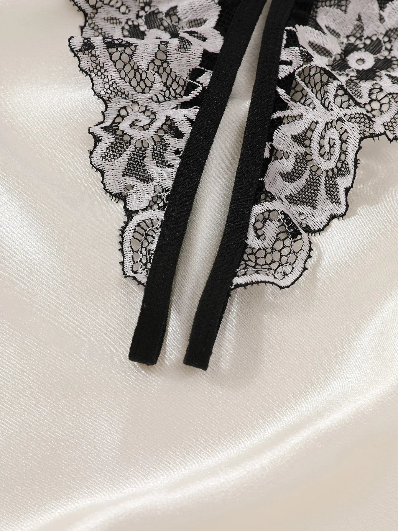 Women Sexy Lingerie Bra Thongs Sets Ultrathin Lace Lingerie Set Temptation Erotic Open Bra Crotchless Outfits For Pretty Girls