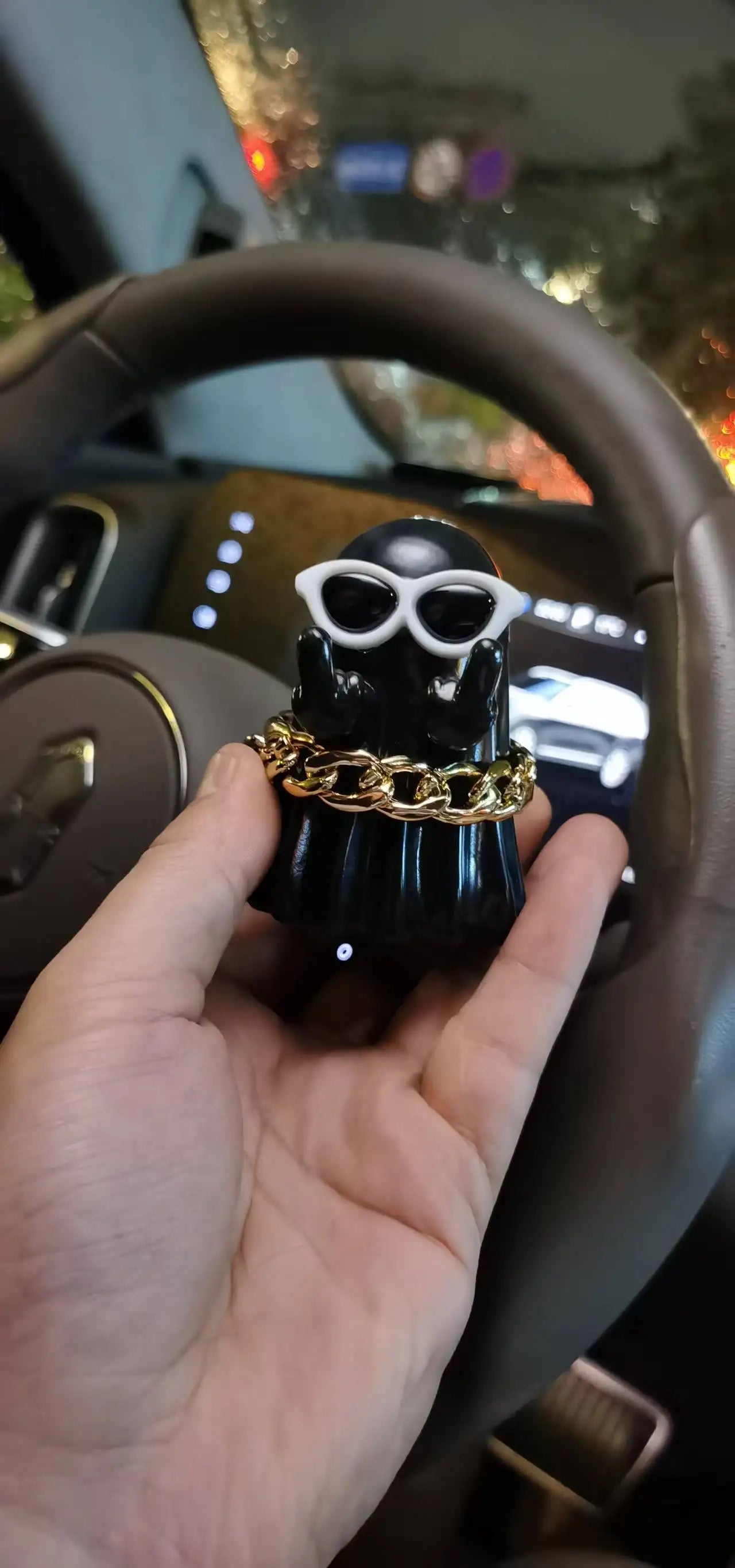 Middle Finger Cute Ghost Statue, Ghosts Small Scary Ghost Figurines, Halloween Home Decorations, Coffee Table Centerpieces Shelf