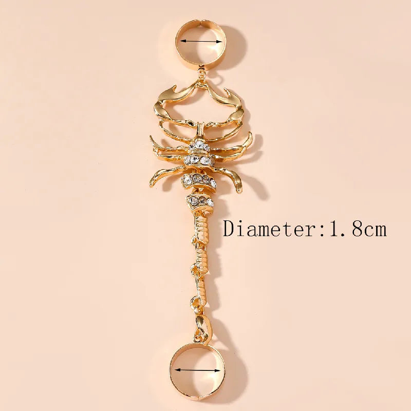 Fashionable and exaggerated, cool and indifferent Scorpion studded with diamonds, punk hip-hop, ins style alloy ring and ring