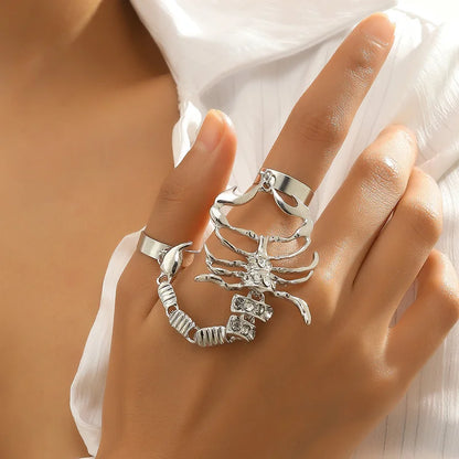 Fashionable and exaggerated, cool and indifferent Scorpion studded with diamonds, punk hip-hop, ins style alloy ring and ring