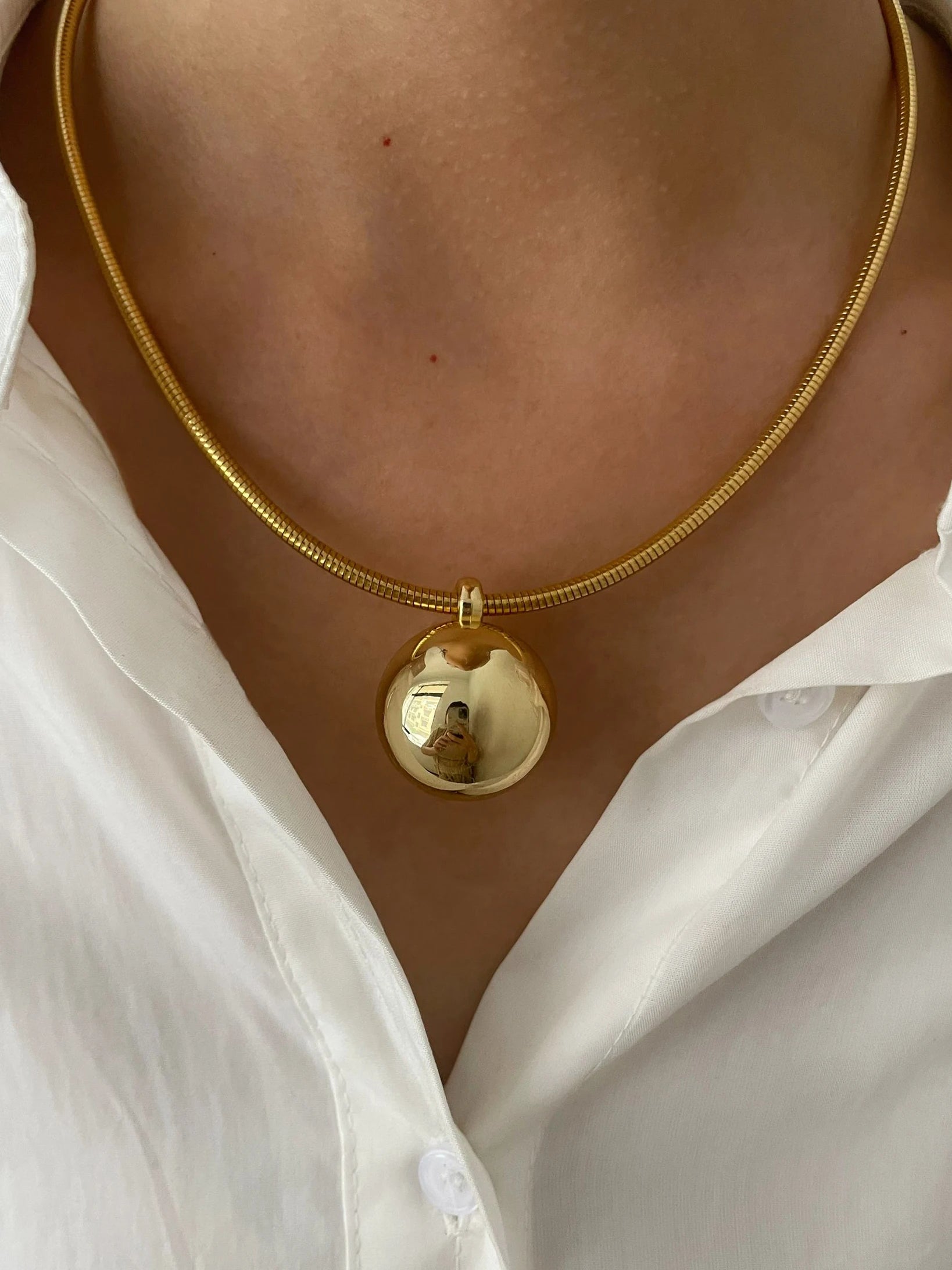 Peri'sbox Simple Imitation Pearl Globular Pendant Necklace for Women Stainless Steel Gold Plated Non-fade Hip-Hop Trendy Jewelry
