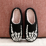 Skull Finger Pattern Skull Embroider Plush Home Thick-Soled Comfortable Woolen Cotton Slippers Rock Finger Warm Non-Slip Indoor Slippers for Men and Women Halloween Gifts