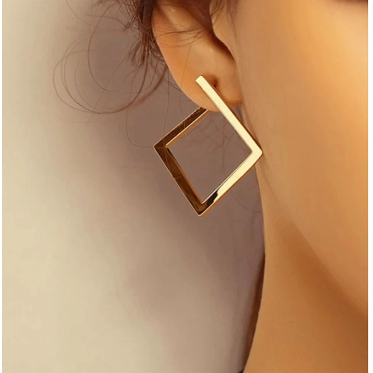 European and American fashion new environmentally friendly personality temperament cool style earrings exaggerated niche design